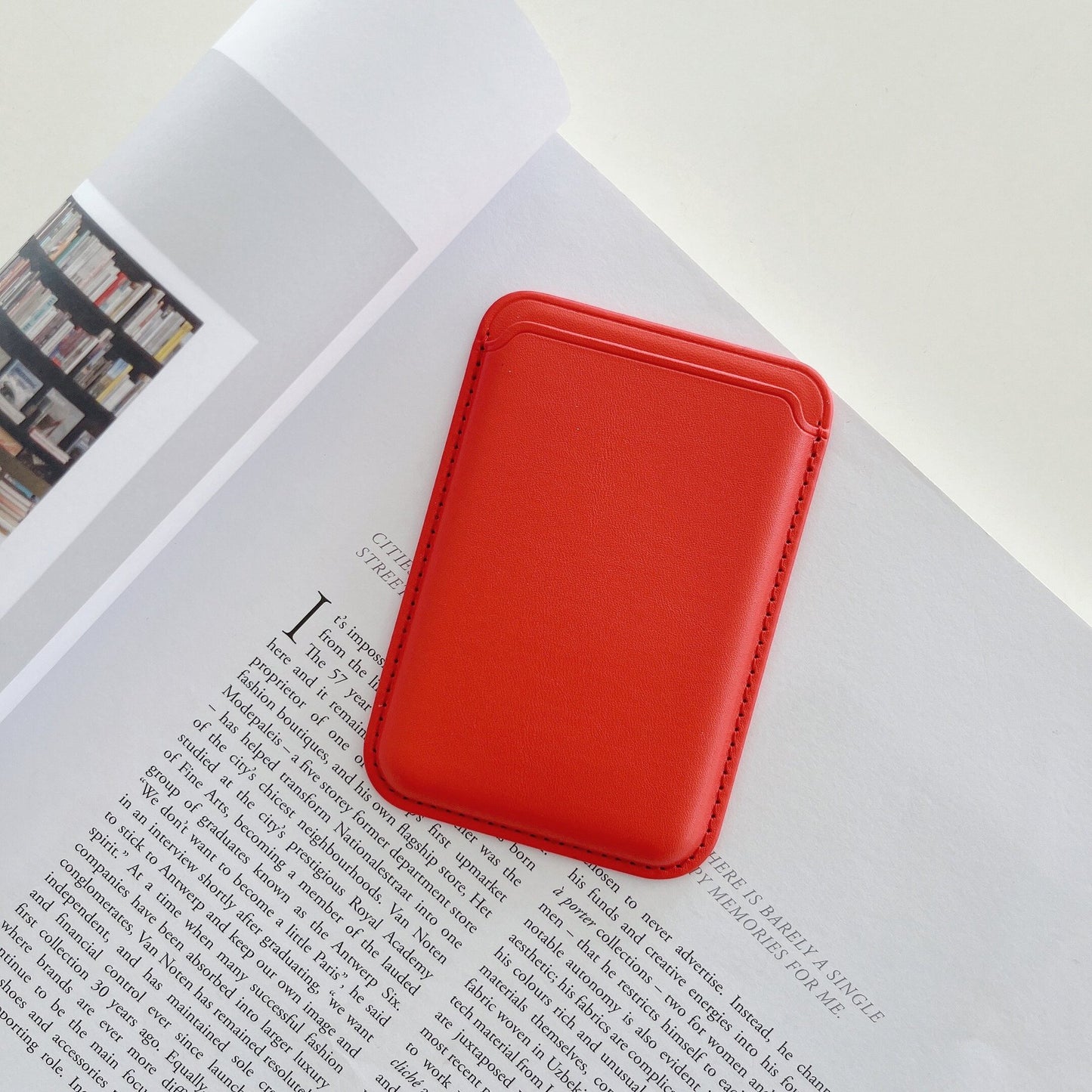 حامل بطاقات جلدي مغناطيسي لجهاز iPhone من MagSafe