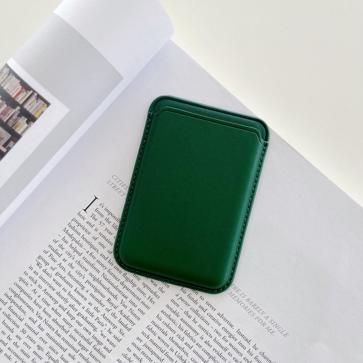 حامل بطاقات جلدي مغناطيسي لجهاز iPhone من MagSafe