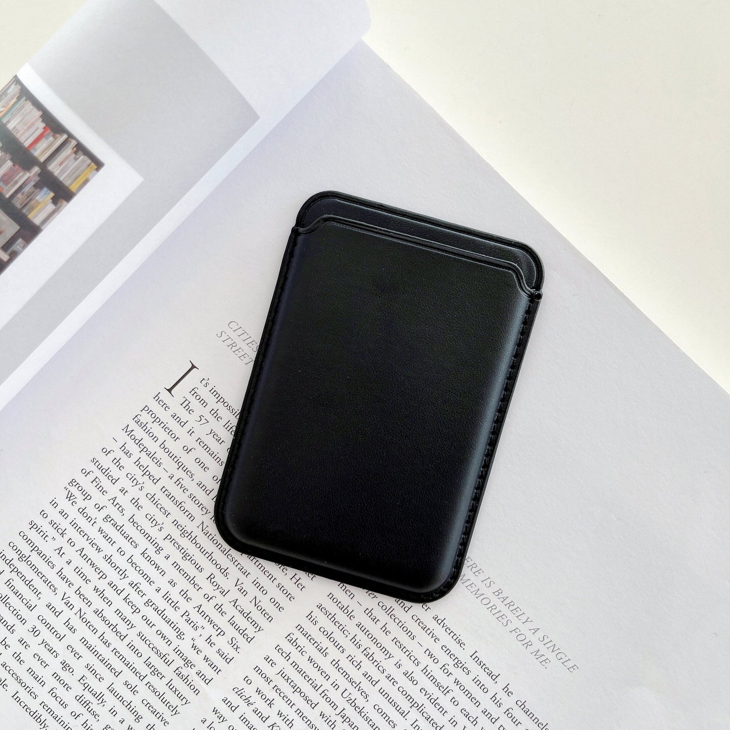 حامل بطاقات جلدي مغناطيسي لجهاز iPhone من MagSafe